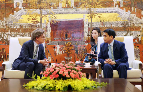 Hanoi coopera con Suiza en transporte público ảnh 1 Hanoi coopera con Suiza en transporte público ảnh 1