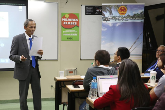 Efectúan charla sobre Vietnam en Universidad Argentina de la Empresa ảnh 1 Efectúan charla sobre Vietnam en Universidad Argentina de la Empresa ảnh 1