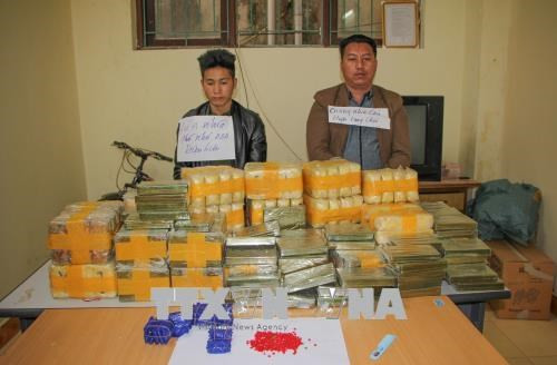 Policía vietnamita confisca 135 ladrillos de heroína y 500 mil pastillas de drogas sintéticas ảnh 1 Policía vietnamita confisca 135 ladrillos de heroína y 500 mil pastillas de drogas sintéticas ảnh 1