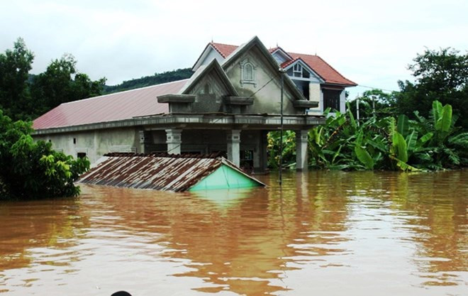 Construyen casas resistentes a tormentas para las víctimas del tifón en Quang Nam ảnh 1 Construyen casas resistentes a tormentas para las víctimas del tifón en Quang Nam ảnh 1