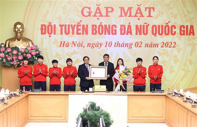 Premier de Vietnam alaba triunfo de selección nacional de fútbol femenino ảnh 1 Premier de Vietnam alaba triunfo de selección nacional de fútbol femenino ảnh 1