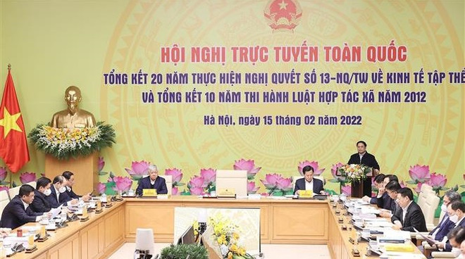 Primer ministro vietnamita concede importancia a desarrollo de economía colectiva ảnh 1 Primer ministro vietnamita concede importancia a desarrollo de economía colectiva ảnh 1