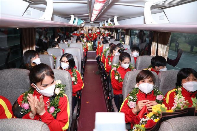 Selección femenina de fútbol de Vietnam regresa al país tras ganar boleto a Mundial 2023 ảnh 3 Selección femenina de fútbol de Vietnam regresa al país tras ganar boleto a Mundial 2023 ảnh 3