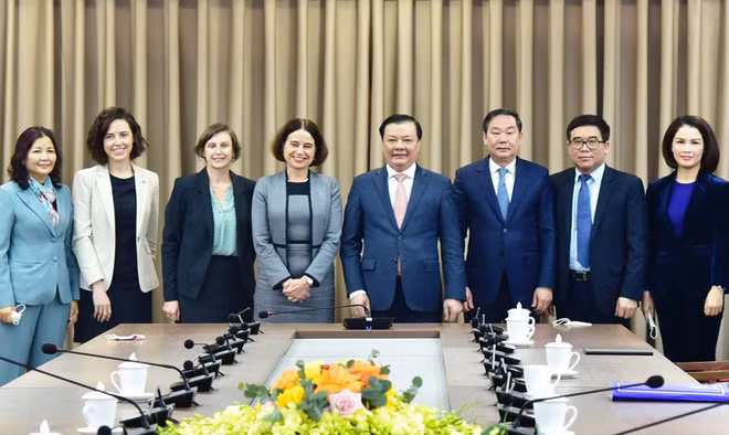 Hanoi y Australia buscan ampliar cooperación comercial y de inversión ảnh 2