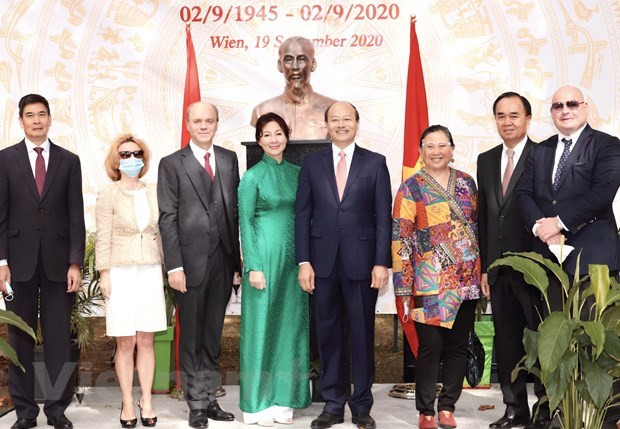 Funcionario austríaco impresionado por el desarrollo de Vietnam ảnh 1 Funcionario austríaco impresionado por el desarrollo de Vietnam ảnh 1