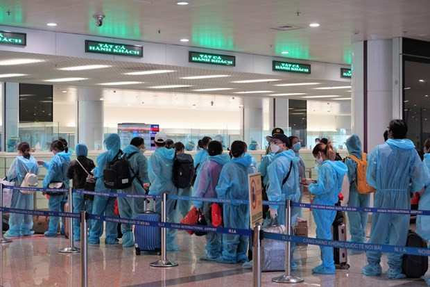 Aterriza en Vietnam primer vuelo comercial tras período de COVID-19 ảnh 1 Aterriza en Vietnam primer vuelo comercial tras período de COVID-19 ảnh 1