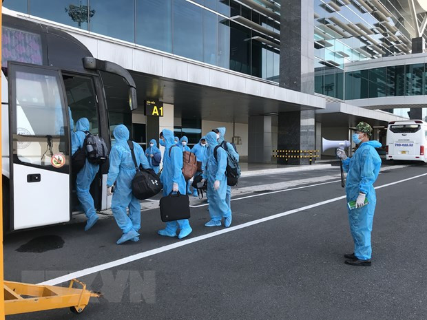 Vietnamitas residentes en el exterior regresan al país en medio del COVID-19 ảnh 1 Vietnamitas residentes en el exterior regresan al país en medio del COVID-19 ảnh 1