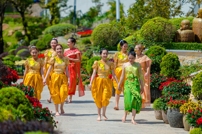 Turismo de playa: principal opción de viajeros vietnamitas asueto por Tet 2024 ảnh 2