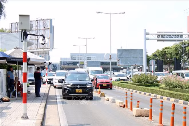 Implementan cobro automático de peajes en aeropuertos vietnamitas ảnh 1