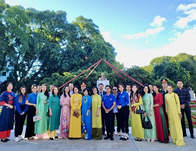 Vietnamitas en Cuba rinden tributo al Presidente Ho Chi Minh ảnh 1