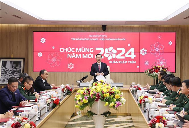 Presidente vietnamita visita Grupo Militar de Industria y Telecomunicaciones Viettel ảnh 2 Presidente vietnamita visita Grupo Militar de Industria y Telecomunicaciones Viettel ảnh 2