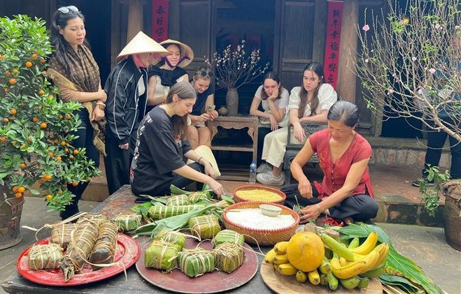  Casi 7,5 millones de trabajadores reciben apoyo en ocasión del Tet ảnh 1