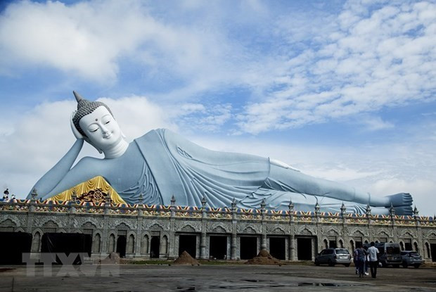 Admirar la mayor estatua de Buda reclinado de Vietnam en una pagoda ảnh 1 Admirar la mayor estatua de Buda reclinado de Vietnam en una pagoda ảnh 1