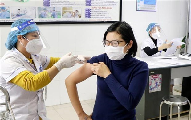 Vietnam cierra domingo con cerca de 15 mil nuevos casos de COVID-19 ảnh 1 Vietnam cierra domingo con cerca de 15 mil nuevos casos de COVID-19 ảnh 1