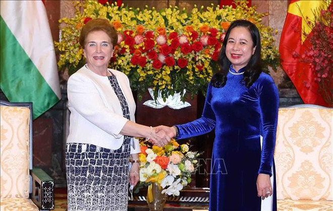 Dirigente de Vietnam recibe a primera vicepresidenta de Asamblea Nacional de Hungría ảnh 1 Dirigente de Vietnam recibe a primera vicepresidenta de Asamblea Nacional de Hungría ảnh 1
