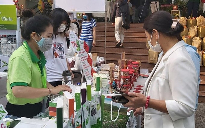 Presentan diversos productos de agricultura limpia en ocasión del Año Nuevo Lunar ảnh 1