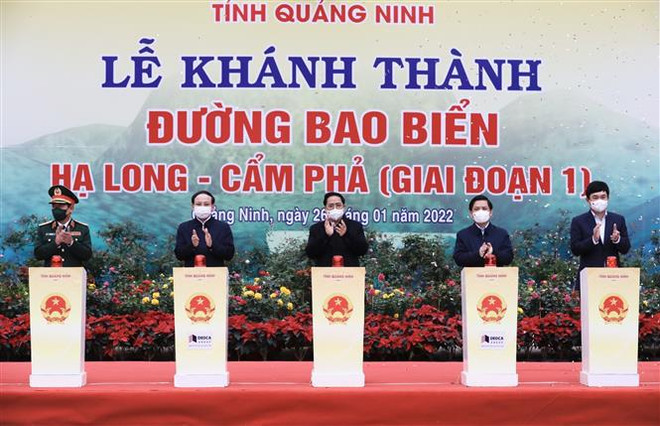 Primer ministro vietnamita asiste a inauguración de obras clave en Quang Ninh ảnh 1 Primer ministro vietnamita asiste a inauguración de obras clave en Quang Ninh ảnh 1