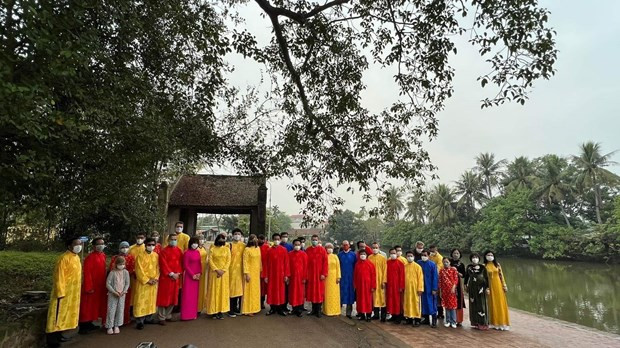 Diplomáticos extranjeros exploran costumbres del Año Nuevo Lunar en Vietnam ảnh 1 Diplomáticos extranjeros exploran costumbres del Año Nuevo Lunar en Vietnam ảnh 1