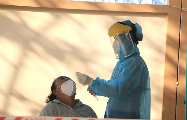 Disminuyen casos diarios del COVID-19 en Vietnam ảnh 1 Disminuyen casos diarios del COVID-19 en Vietnam ảnh 1