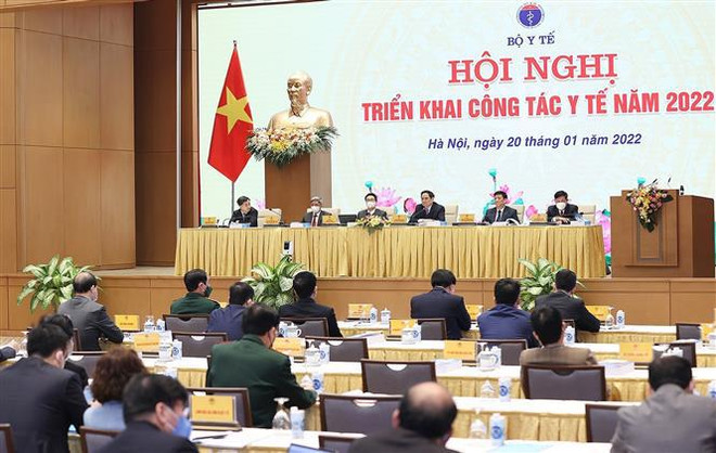 Elogia premier vietnamita logros del sector de salud en 2021 ảnh 2 Elogia premier vietnamita logros del sector de salud en 2021 ảnh 2