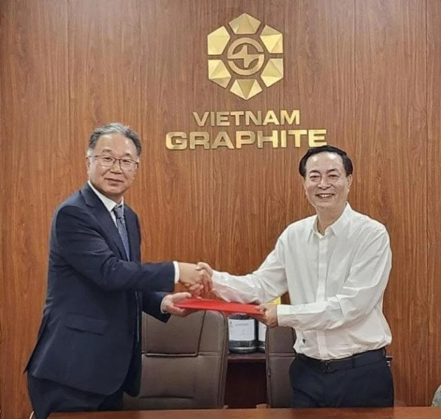 Empresa surcoreana gana contrato de distribuir grafito desde Vietnam ảnh 1 Empresa surcoreana gana contrato de distribuir grafito desde Vietnam ảnh 1