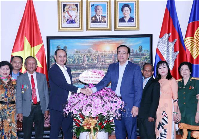 Dirigente municipal felicita a Camboya por 45° aniversario de Victoria del 7 de enero ảnh 1 Dirigente municipal felicita a Camboya por 45° aniversario de Victoria del 7 de enero ảnh 1