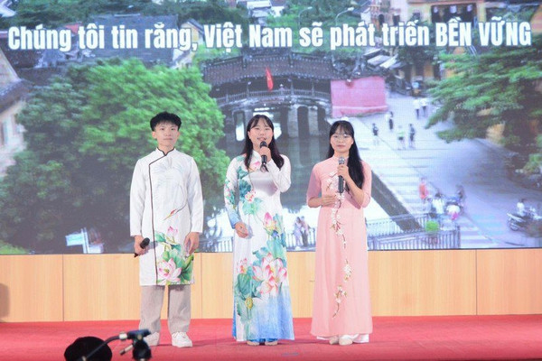 Aumenta número de estudiantes internacionales en Vietnam ảnh 1