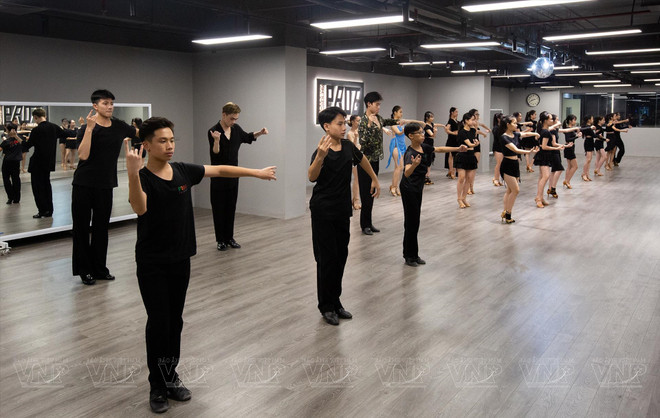 Pro.G Academy, destacado centro de capacitación para bailarines en Hanoi ảnh 1