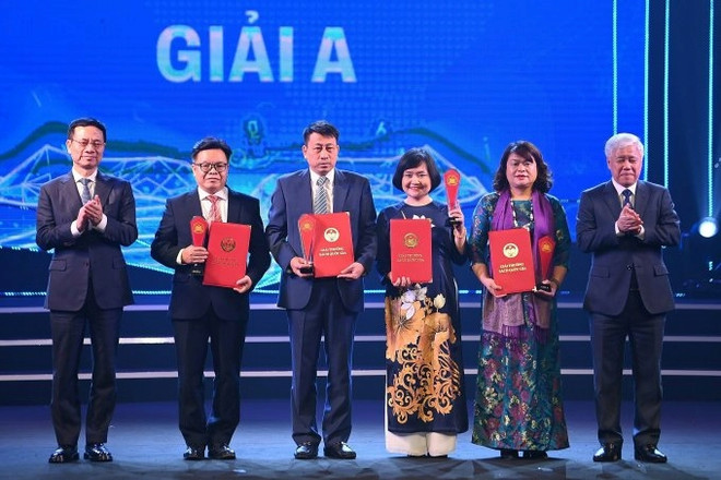 Honran a obra sobre soberanía vietnamita en Premios Nacionales del Libro 2023 ảnh 1 Honran a obra sobre soberanía vietnamita en Premios Nacionales del Libro 2023 ảnh 1