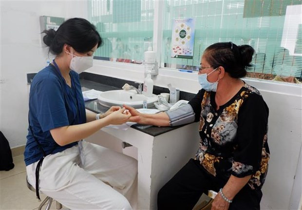 Estudiantes surcoreanos experimentan vida cotidiana y actividades educativas en Hanoi ảnh 1 Estudiantes surcoreanos experimentan vida cotidiana y actividades educativas en Hanoi ảnh 1