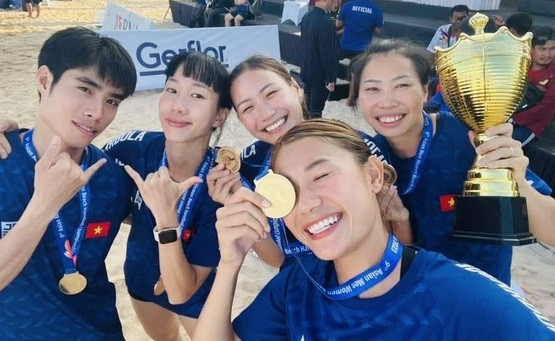 Balonmano playa femenino de Vietnam se corona campeona asiática 2023 ảnh 1 Balonmano playa femenino de Vietnam se corona campeona asiática 2023 ảnh 1