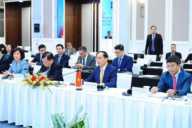 Vietnam y Camboya fomentan cooperación económica, cultural, científica y técnica ảnh 2 Vietnam y Camboya fomentan cooperación económica, cultural, científica y técnica ảnh 2