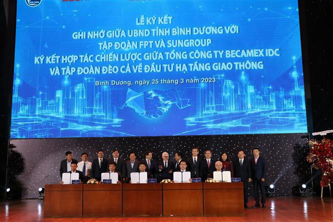 Vicepremier vietnamita insta a provincia de Binh Duong a desarrollar industria inteligente ảnh 2 Vicepremier vietnamita insta a provincia de Binh Duong a desarrollar industria inteligente ảnh 2