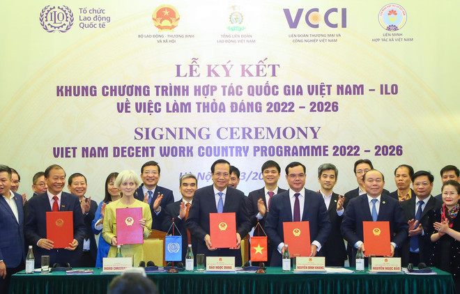 Vietnam coopera con OIT sobre trabajo decente para 2022-2026 ảnh 1 Vietnam coopera con OIT sobre trabajo decente para 2022-2026 ảnh 1