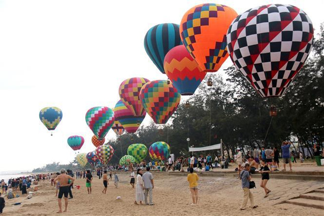 Festival de globos aerostáticos atrae turistas a Binh Thuan ảnh 2 Festival de globos aerostáticos atrae turistas a Binh Thuan ảnh 2