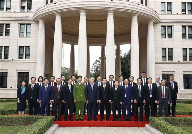 Presidente vietnamita insta a mejorar calidad y eficiencia del sector judicial ảnh 3 Presidente vietnamita insta a mejorar calidad y eficiencia del sector judicial ảnh 3