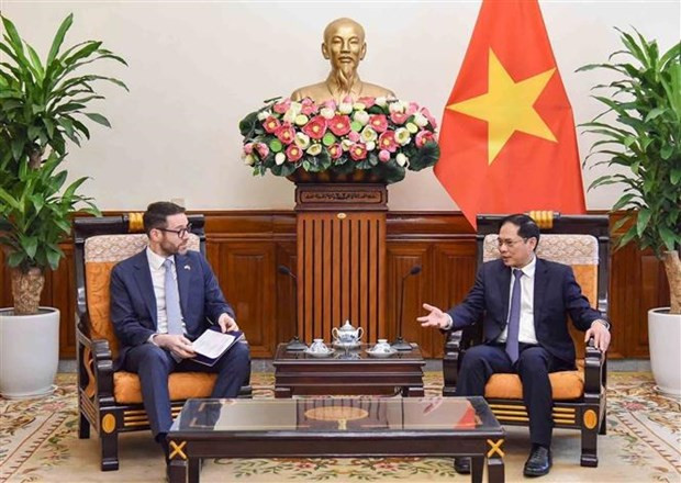 Canciller vietnamita sugiere expandir cooperación en áreas de fortaleza del Reino Unido ảnh 1 Canciller vietnamita sugiere expandir cooperación en áreas de fortaleza del Reino Unido ảnh 1