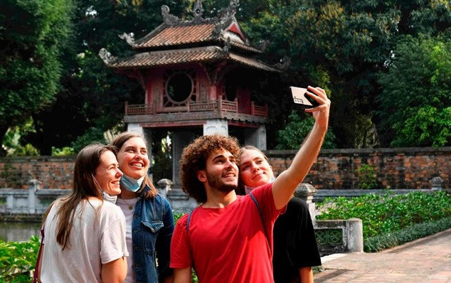 Casi un millón de turistas extranjeros visitan Hanoi en tres meses ảnh 1 Casi un millón de turistas extranjeros visitan Hanoi en tres meses ảnh 1