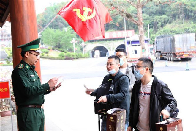 Actividades comerciales en puerta fronteriza Huu Nghi retornan a la normalidad ảnh 1  Actividades comerciales en puerta fronteriza Huu Nghi retornan a la normalidad ảnh 1