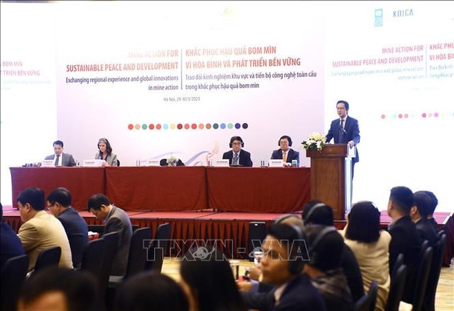 En Hanoi seminario sobre progreso global en remoción de bombas y minas ảnh 1 En Hanoi seminario sobre progreso global en remoción de bombas y minas ảnh 1