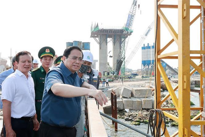 Premier vietnamita inspecciona proyectos de provincia de Thua Thien- Hue ảnh 2 Premier vietnamita inspecciona proyectos de provincia de Thua Thien- Hue ảnh 2