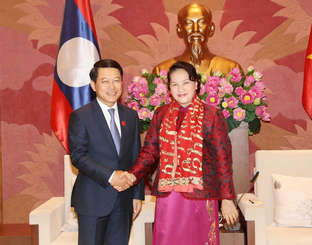 Presidenta del Parlamento vietnamita recibe al canciller laosiano ảnh 1 Presidenta del Parlamento vietnamita recibe al canciller laosiano ảnh 1