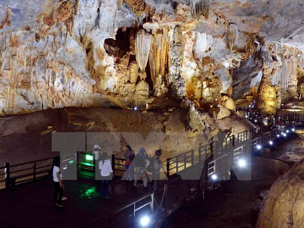 Acoge provincia de Quang Binh a más de cinco millones de turistas en 2019 ảnh 1 Acoge provincia de Quang Binh a más de cinco millones de turistas en 2019 ảnh 1