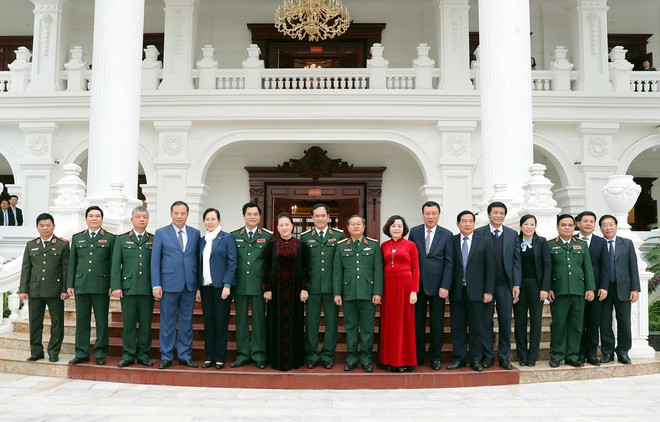 Visita máxima legisladora de Vietnam a Comando de Zona Militar 3 ảnh 1 Visita máxima legisladora de Vietnam a Comando de Zona Militar 3 ảnh 1