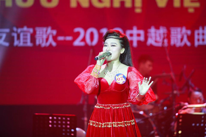Celebran ronda final del concurso de canto de amistad Vietnam-China en Hanoi ảnh 1 Celebran ronda final del concurso de canto de amistad Vietnam-China en Hanoi ảnh 1