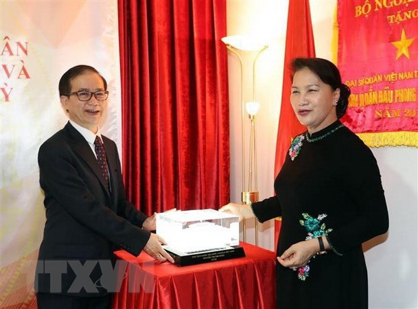 Presidenta del Parlamento vietnamita reafirma apoyo de Hanoi a connacionales en Turquía ảnh 1 Presidenta del Parlamento vietnamita reafirma apoyo de Hanoi a connacionales en Turquía ảnh 1