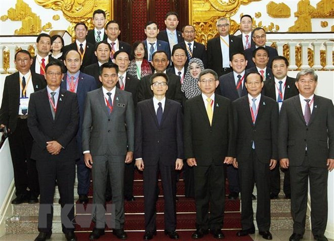 Vicepremier vietnamita recibe a jefes de delegaciones participantes a AMMD-6 ảnh 1 Vicepremier vietnamita recibe a jefes de delegaciones participantes a AMMD-6 ảnh 1