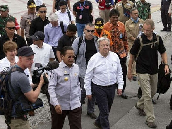 Dirigentes de ONU y BM visitan a zonas afectadas por terremotos y tsunami en Indonesia ảnh 1 Dirigentes de ONU y BM visitan a zonas afectadas por terremotos y tsunami en Indonesia ảnh 1