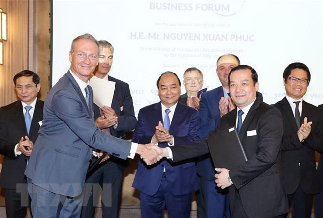 Premier de Vietnam promete a dar mejores condiciones a empresas europeas ảnh 1 Premier de Vietnam promete a dar mejores condiciones a empresas europeas ảnh 1