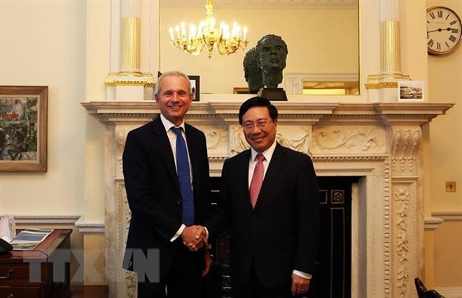 Vietnam y Reino Unido emiten declaración conjunta sobre fortalecimiento nexos comerciales ảnh 1 Vietnam y Reino Unido emiten declaración conjunta sobre fortalecimiento nexos comerciales ảnh 1